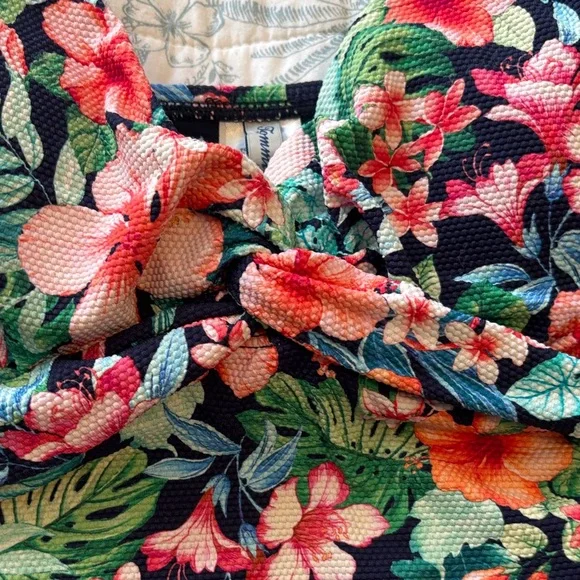 Tommy Bahama twist top SZ L bottoms SZ M Flower 🌺 - Picture 4 of 7